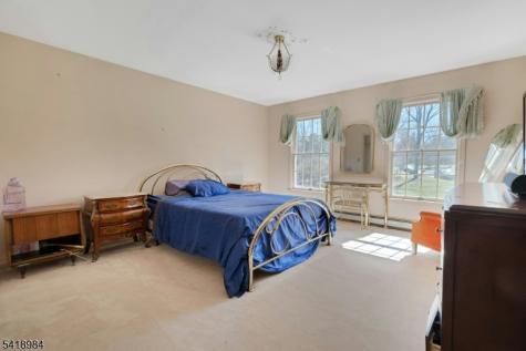 5 Noble Court Washington NJ 07853
