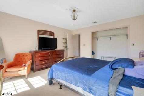 5 Noble Court Washington NJ 07853