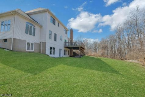 5 Noble Court Washington NJ 07853