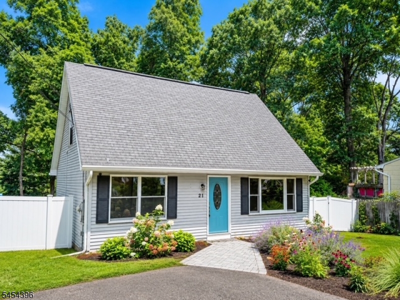 21 Woodland Trail S Vernon NJ 07419