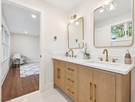 29 Heron Road Livingston NJ 07039