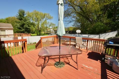 16 Morse Place Belleville NJ 07109