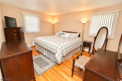 16 Morse Place Belleville NJ 07109