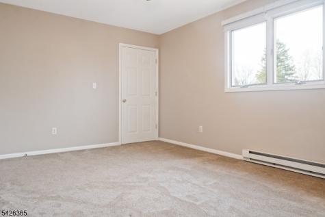 121 Pine Avenue New Milford NJ 07646