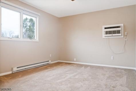 121 Pine Avenue New Milford NJ 07646