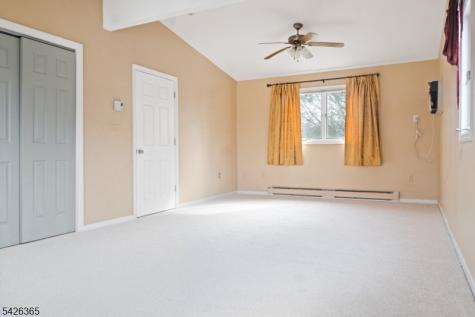 121 Pine Avenue New Milford NJ 07646