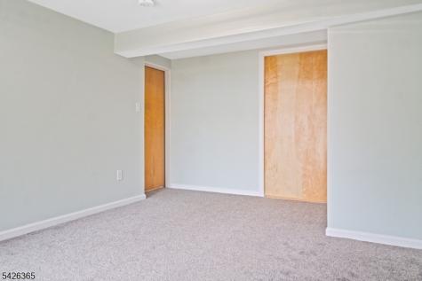 121 Pine Avenue New Milford NJ 07646