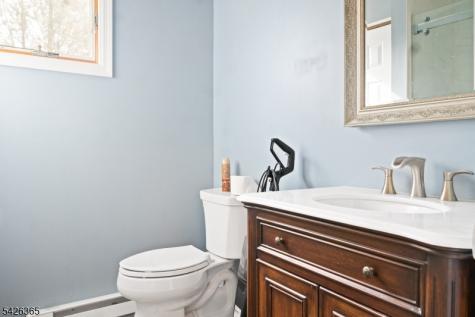 121 Pine Avenue New Milford NJ 07646