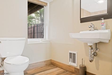 121 Pine Avenue New Milford NJ 07646