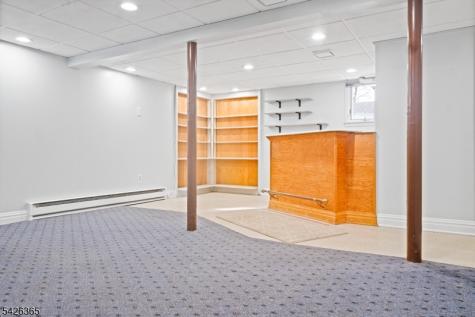121 Pine Avenue New Milford NJ 07646