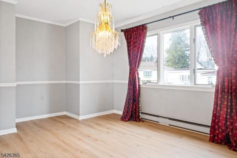 121 Pine Avenue New Milford NJ 07646