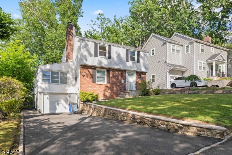 26 W Lawn Road Livingston NJ 07039