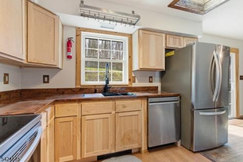 159 Glenside Trail Byram NJ 07871