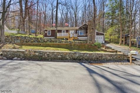 159 Glenside Trail Byram NJ 07871