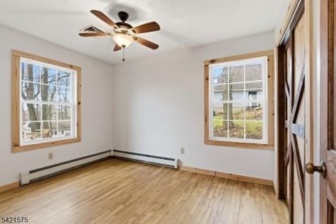 159 Glenside Trail Byram NJ 07871