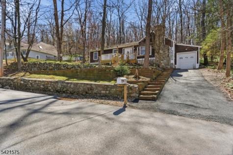 159 Glenside Trail Byram NJ 07871