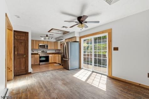 159 Glenside Trail Byram NJ 07871