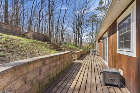 159 Glenside Trail Byram NJ 07871