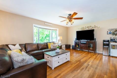 42 Summit Road Jefferson NJ 07438