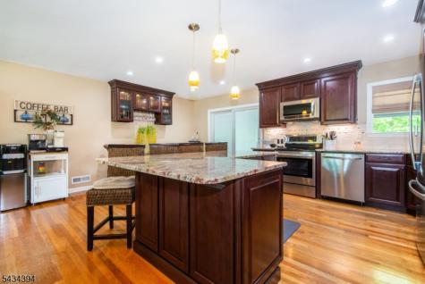 42 Summit Road Jefferson NJ 07438