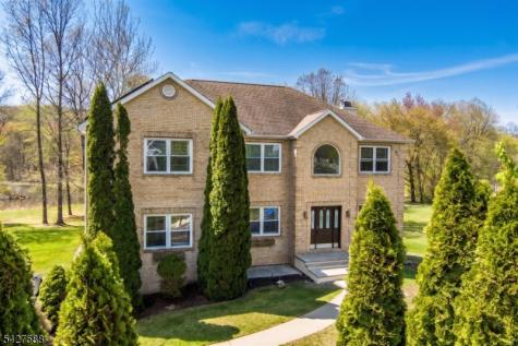26 Swan Lane Jefferson NJ 07849