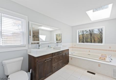 26 Swan Lane Jefferson NJ 07849