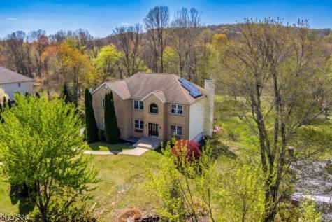 26 Swan Lane Jefferson NJ 07849