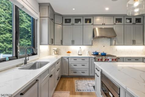 67 Westervelt Place Cresskill NJ 07626