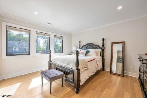67 Westervelt Place Cresskill NJ 07626