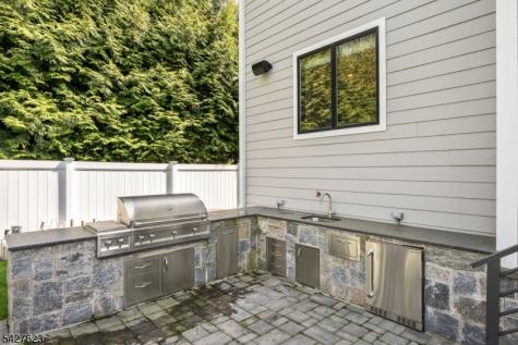 67 Westervelt Place Cresskill NJ 07626