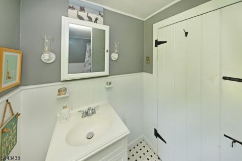 919 Wall Street Stillwater NJ 07860