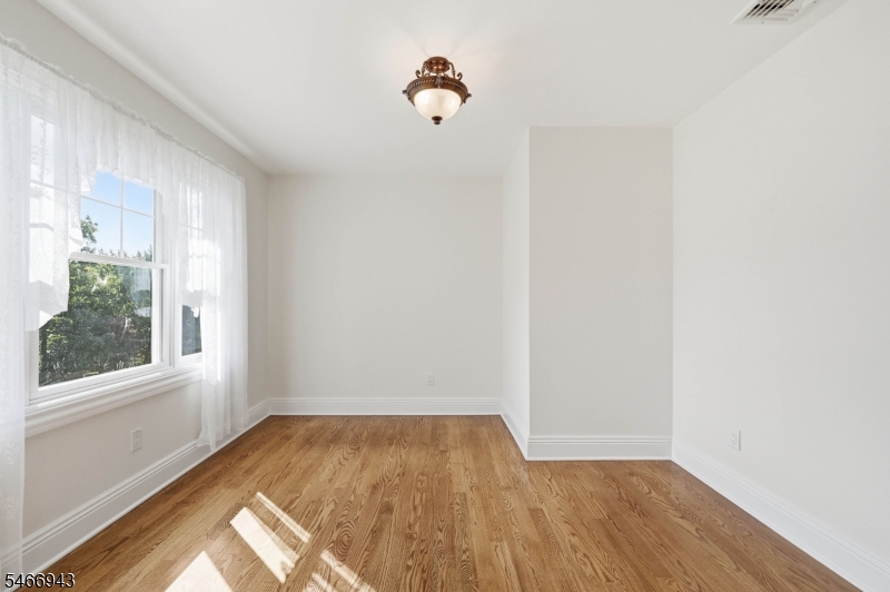 31 Graham Avenue North Haledon NJ 07508