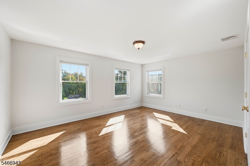 31 Graham Avenue North Haledon NJ 07508