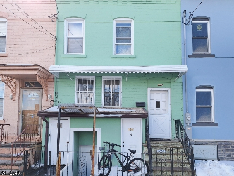 194 Astor Street Newark NJ 07114