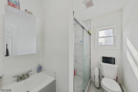 194 Astor Street Newark NJ 07114