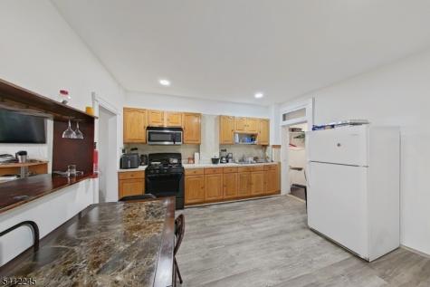 194 Astor Street Newark NJ 07114