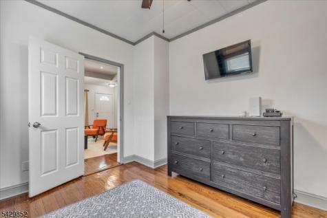 613 Maplewood Avenue Roselle Park NJ 07204