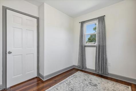 613 Maplewood Avenue Roselle Park NJ 07204