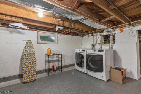 613 Maplewood Avenue Roselle Park NJ 07204