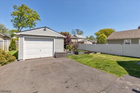 613 Maplewood Avenue Roselle Park NJ 07204