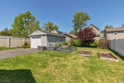 613 Maplewood Avenue Roselle Park NJ 07204
