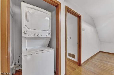 91 Wood Place Bloomingdale NJ 07403