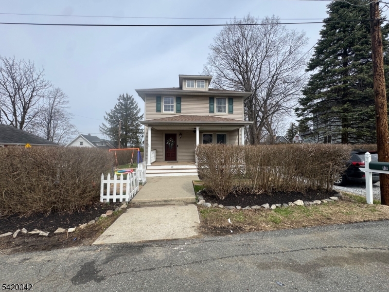 10 Governor Haines Street Hamburg NJ 07419