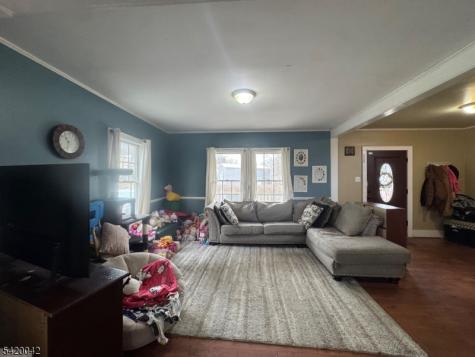 10 Governor Haines Street Hamburg NJ 07419
