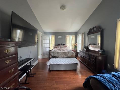 10 Governor Haines Street Hamburg NJ 07419
