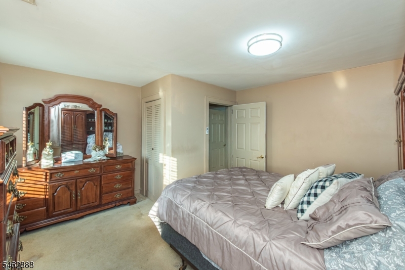 18 Summit Avenue Cedar Grove NJ 07009