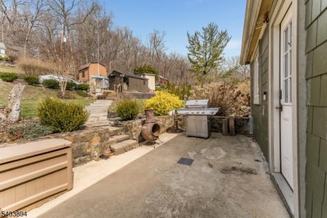 18 Sanatorium Road Glen Gardner NJ 08826