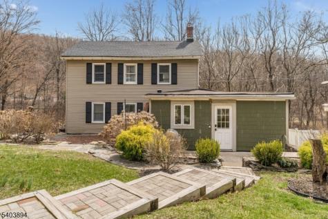 18 Sanatorium Road Glen Gardner NJ 08826
