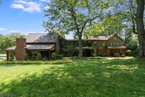 89 Fairmount Road West Tewksbury NJ 07830