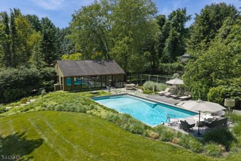 89 Fairmount Road West Tewksbury NJ 07830